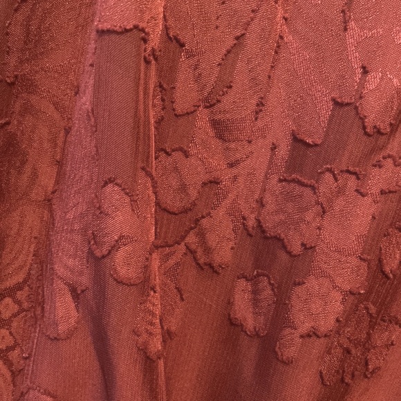 Honey Belle. Layered top. - Picture 2 of 3